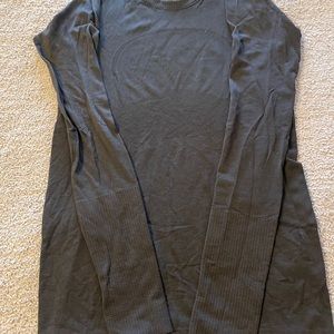 Lululemon size 8 swiftly long sleeve tee. Good/v good condition
